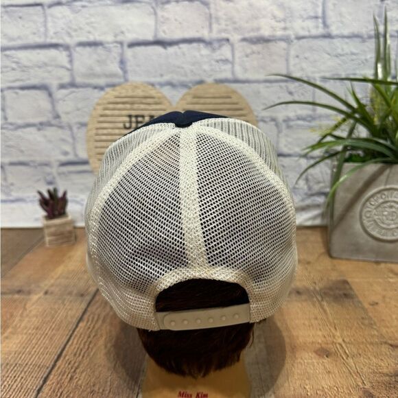 Vintage 80's Las Vegas Circus Circus Trucker Hat,  Adjustable Embroidered - Picture 5 of 10